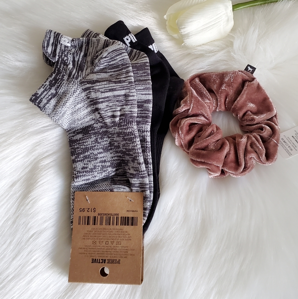 PINK VS SOCKS (2 PACK) +PINK VS VELVET SCRUNCHIE - Picture 1 of 4